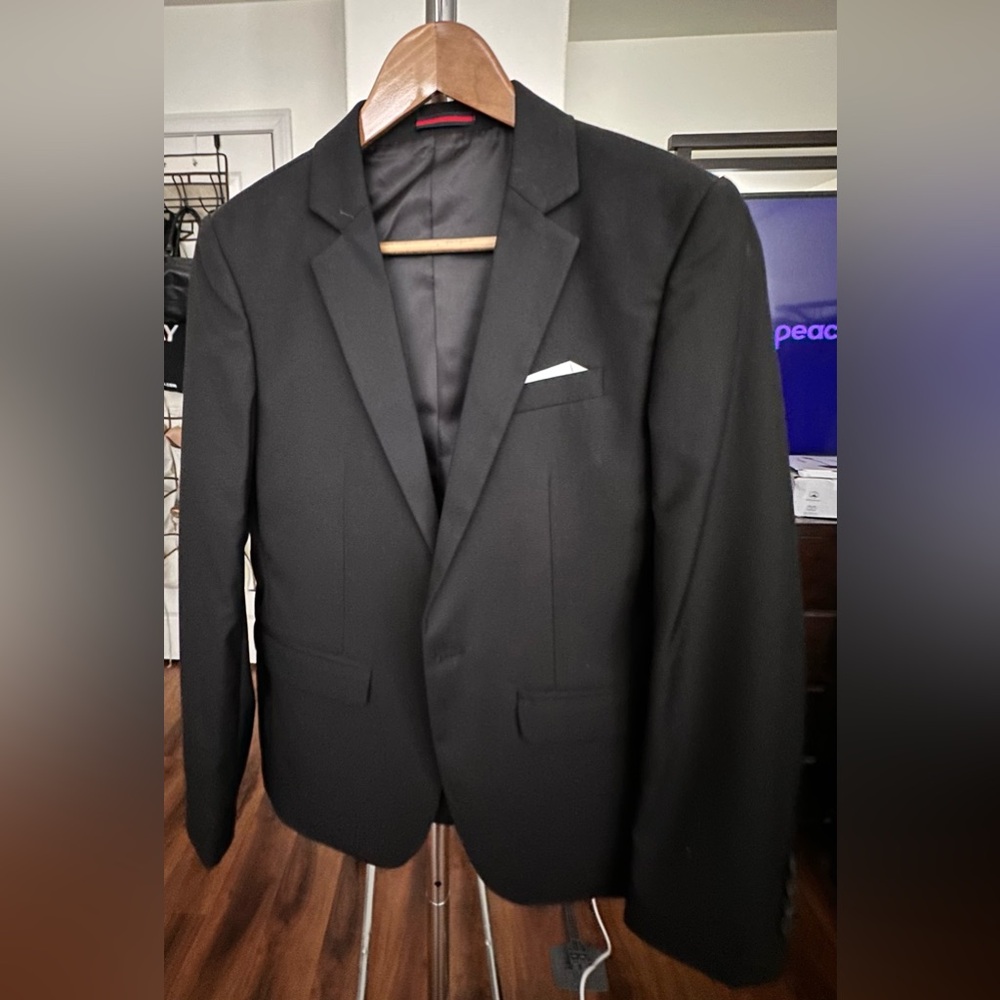 NWOT Junior M Black Formal Suit, lined